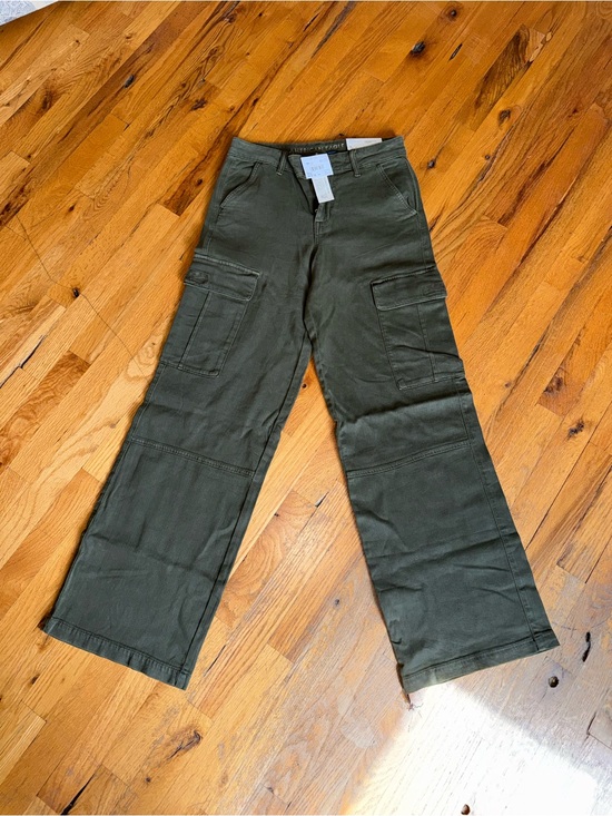 American Eagle Outfitters Denim - American Eagle High-Rise Cargo Women’s Jeans Olive Green